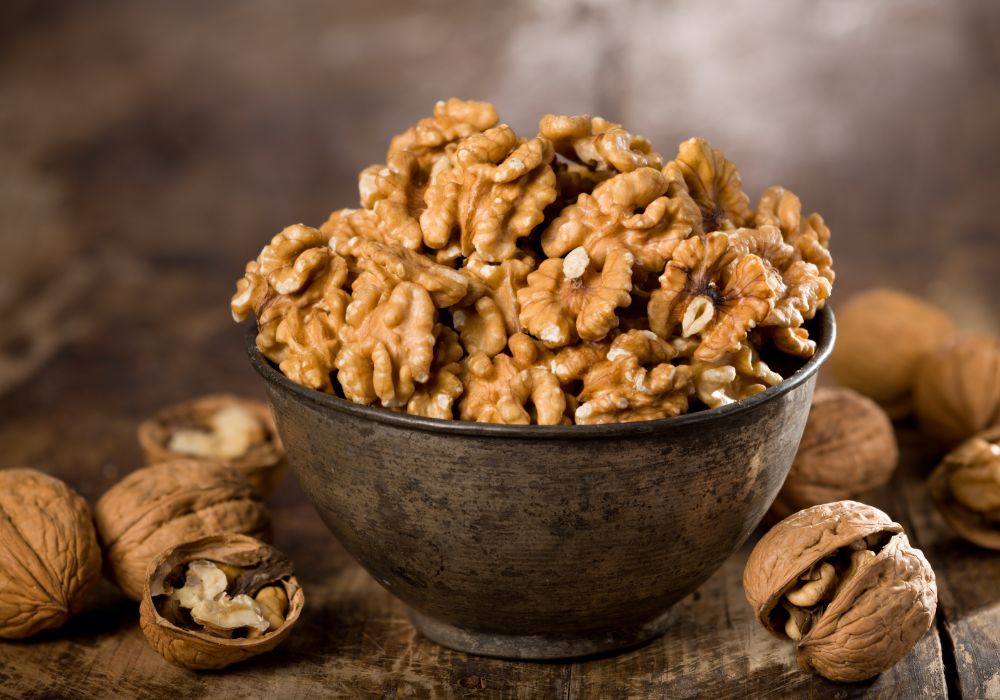 What Happens to Your Body When You Eat Walnuts Every Day Mezator